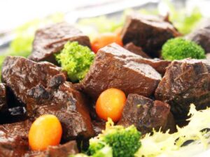 牛肉の高級赤ワイン贅沢煮込み